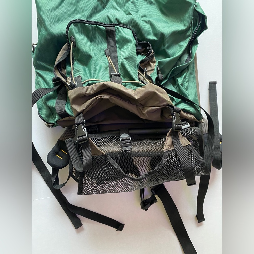 Mountainsmith Vintage Green and Brown Hiking Backpack with External Frame - Picture 4 of 12